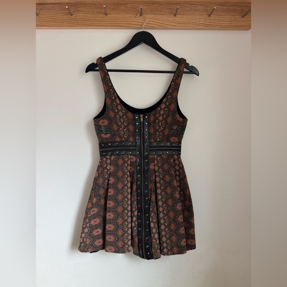 Chic Black and Brown Patterned Mini Dress